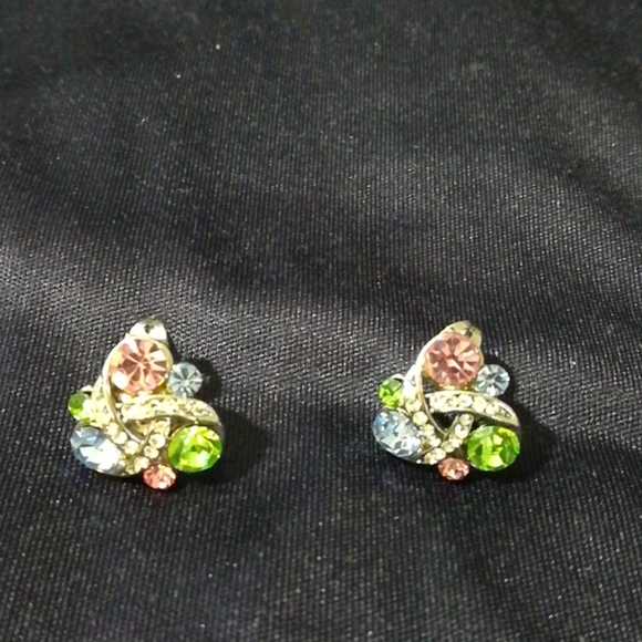 Unique rings - Picture 3 of 4